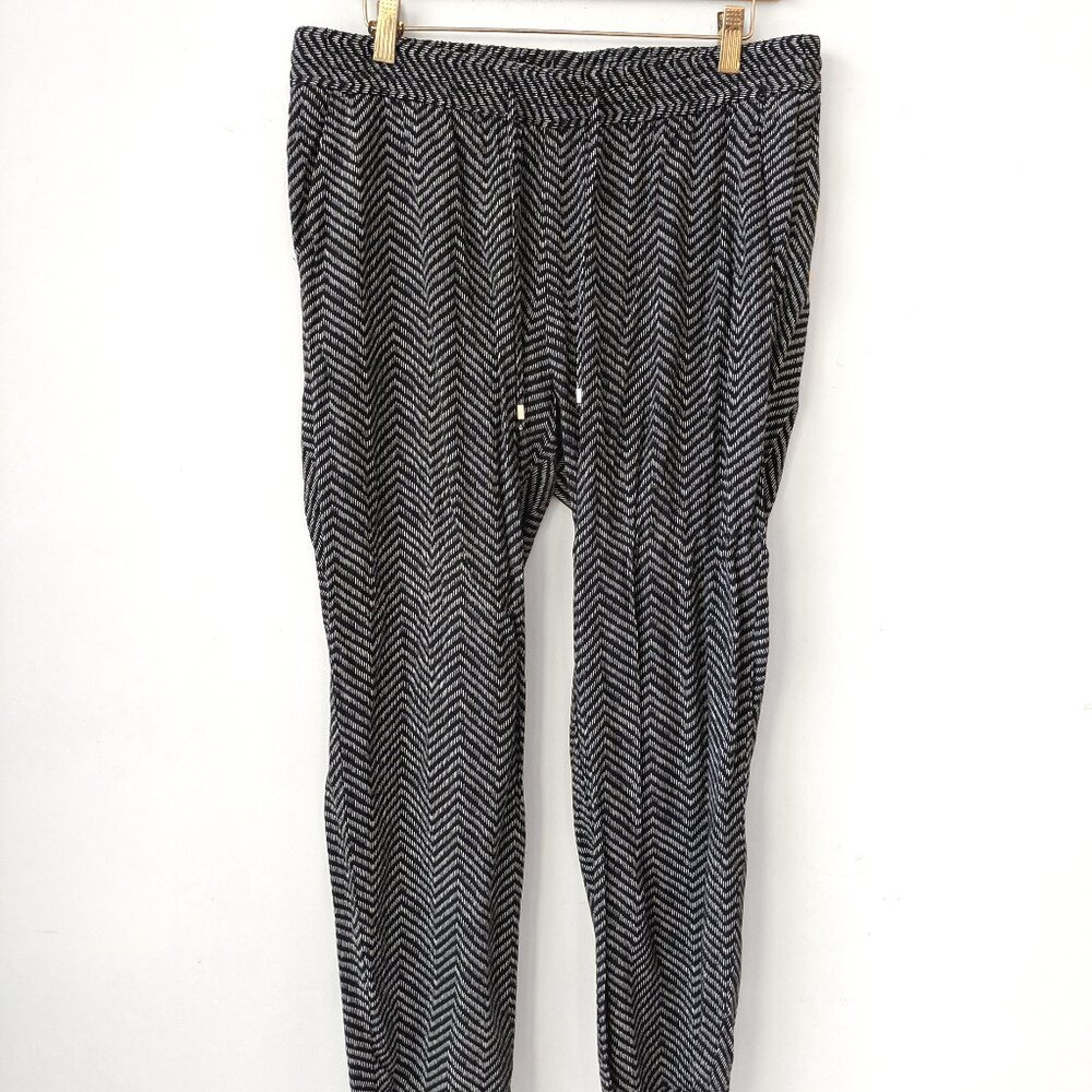 Old Navy chevron stripe pull on taper leg pants sz M